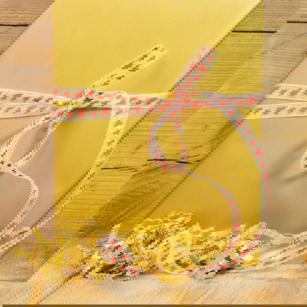 Organzalint wit met Hartjes Smal - Kadopapier.net