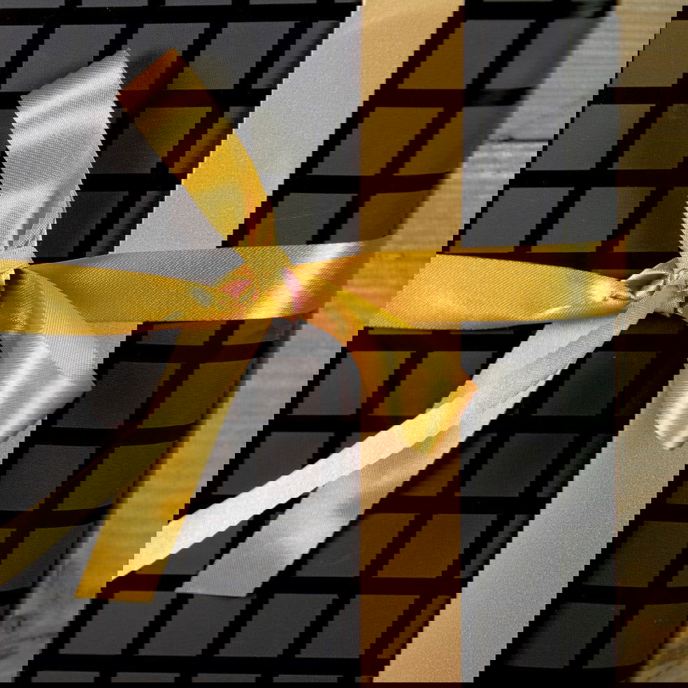 Blokmotief Zwart-Goud Inpakpapier - Kadopapier.net