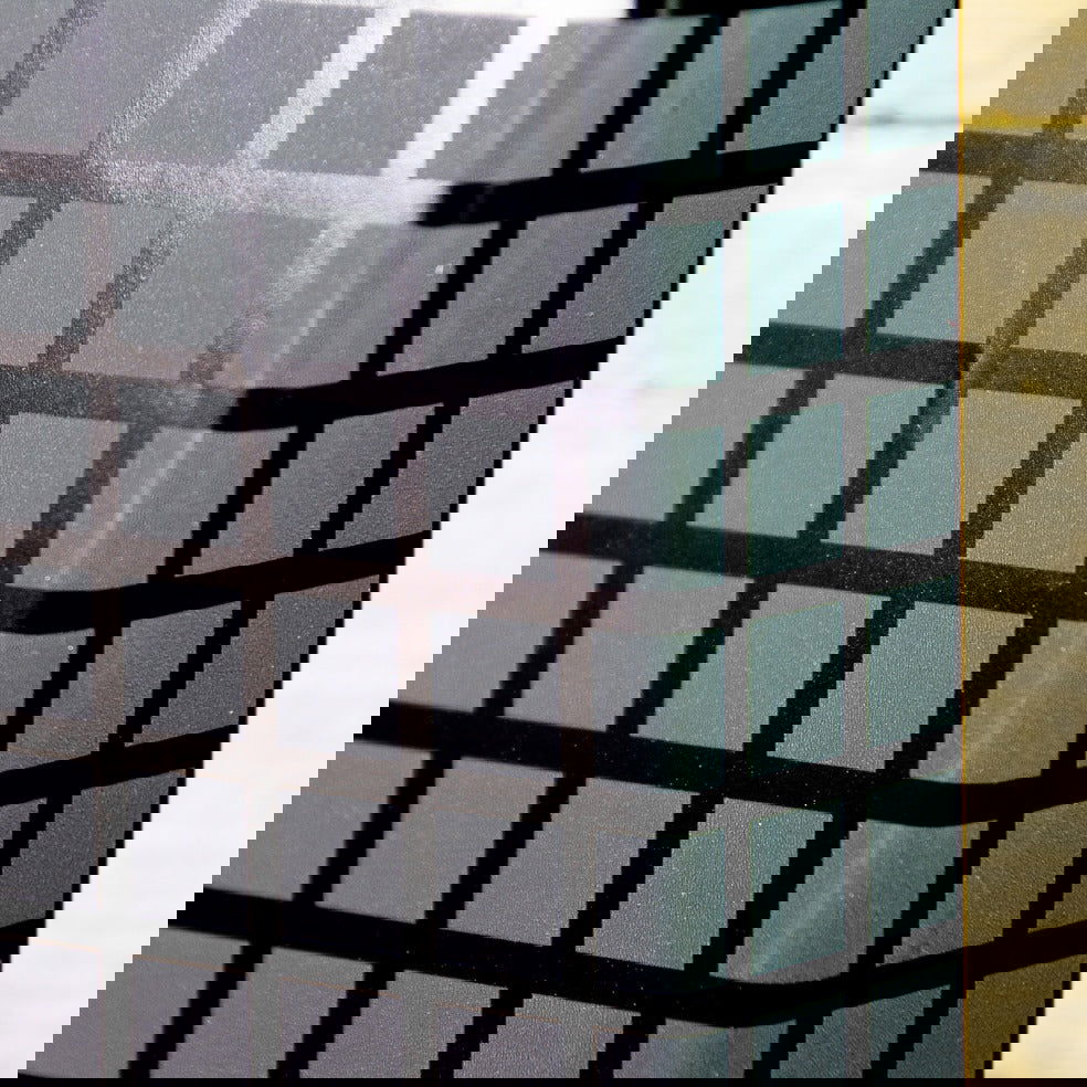 Blokmotief Zwart-Goud Inpakpapier - Kadopapier.net