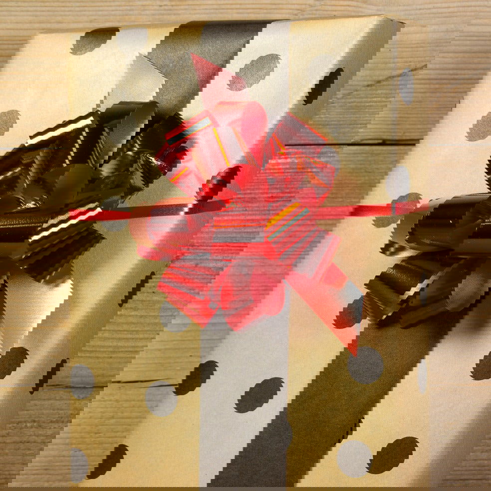 Bruine Kraft inpakpapier met Stippen - Kadopapier.net