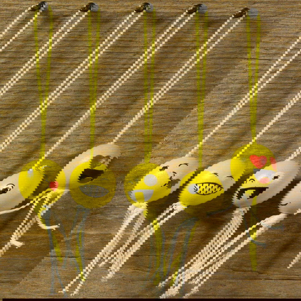 Emoticons aan koordje - Kadopapier.net