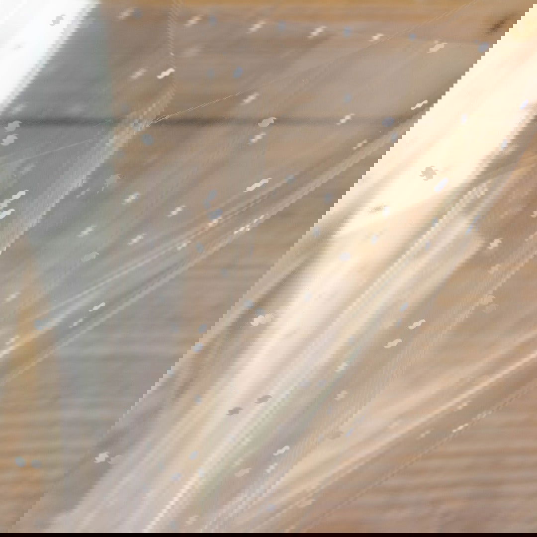 Inpakfolie met Witte Stipjes - Kadopapier.net