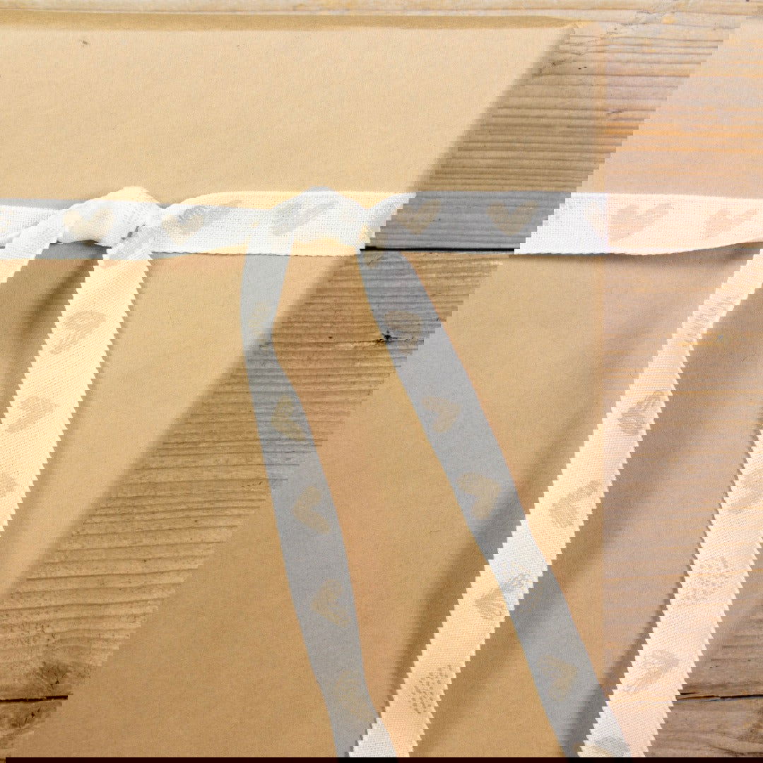 Katoenen lint Sweethearts Taupe - Kadopapier.net