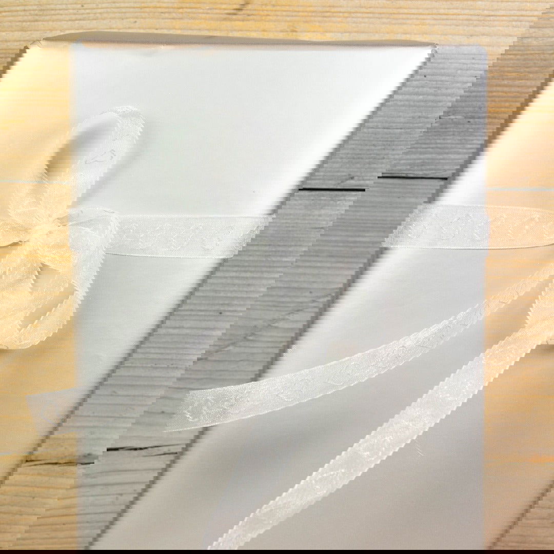 Organzalint Glitter hartjes Wit - Kadopapier.net