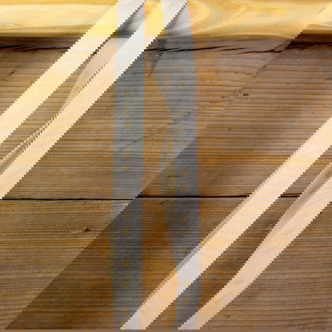 Ribbellint voor Pasen Off White - Kadopapier.net