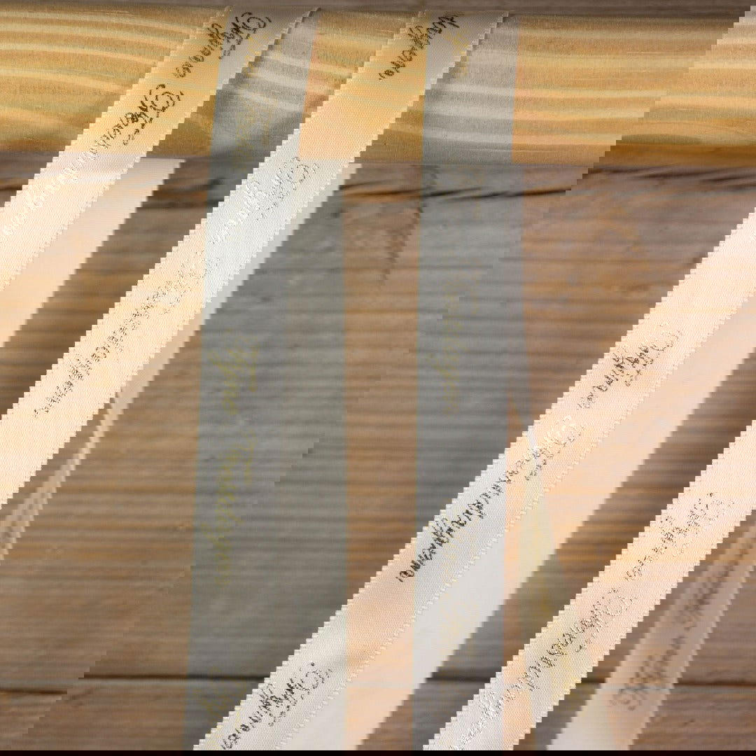 Satijnen lint Fijne Feestdagen Ivoor - Kadopapier.net