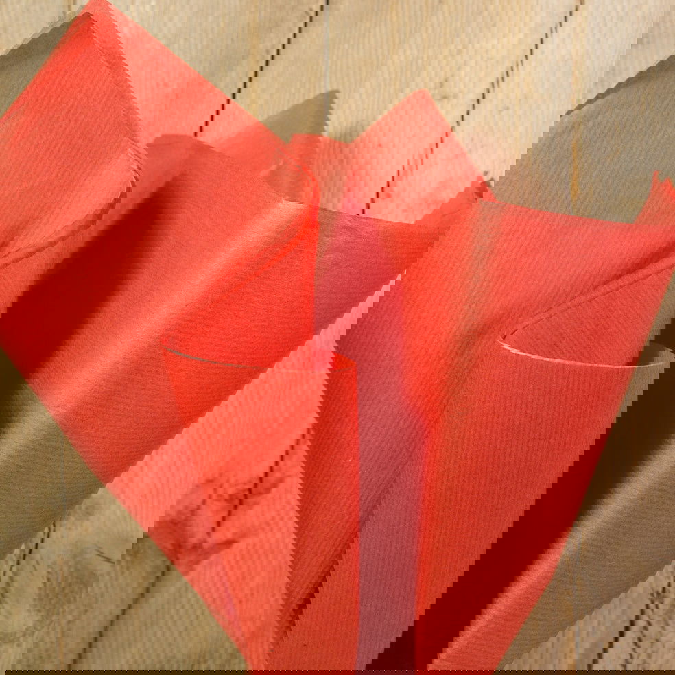 Vloei met Kraftstreepje Rood - Kadopapier.net