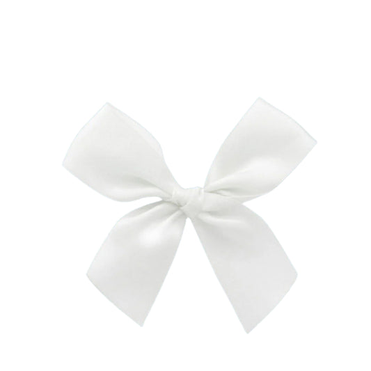 Wit Satijnen strikje met plakker - Kadopapier.net