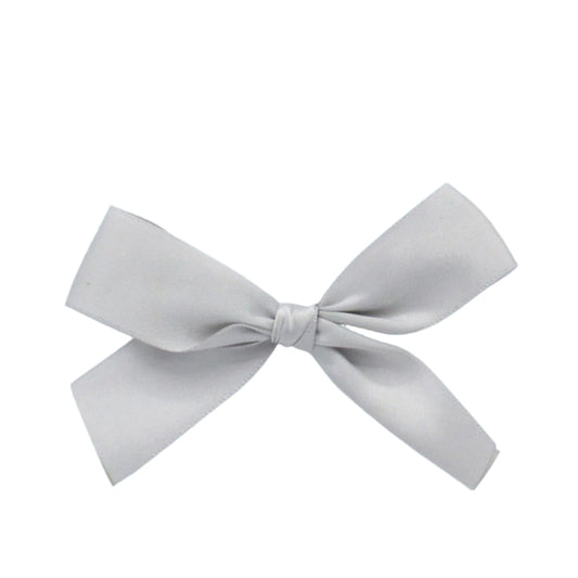 Zilver Satijnen Strikje met plakker - Kadopapier.net